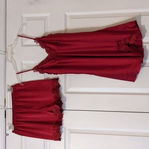 Cranberry red negligee gown and tap pants, XL but runs small, new without tags